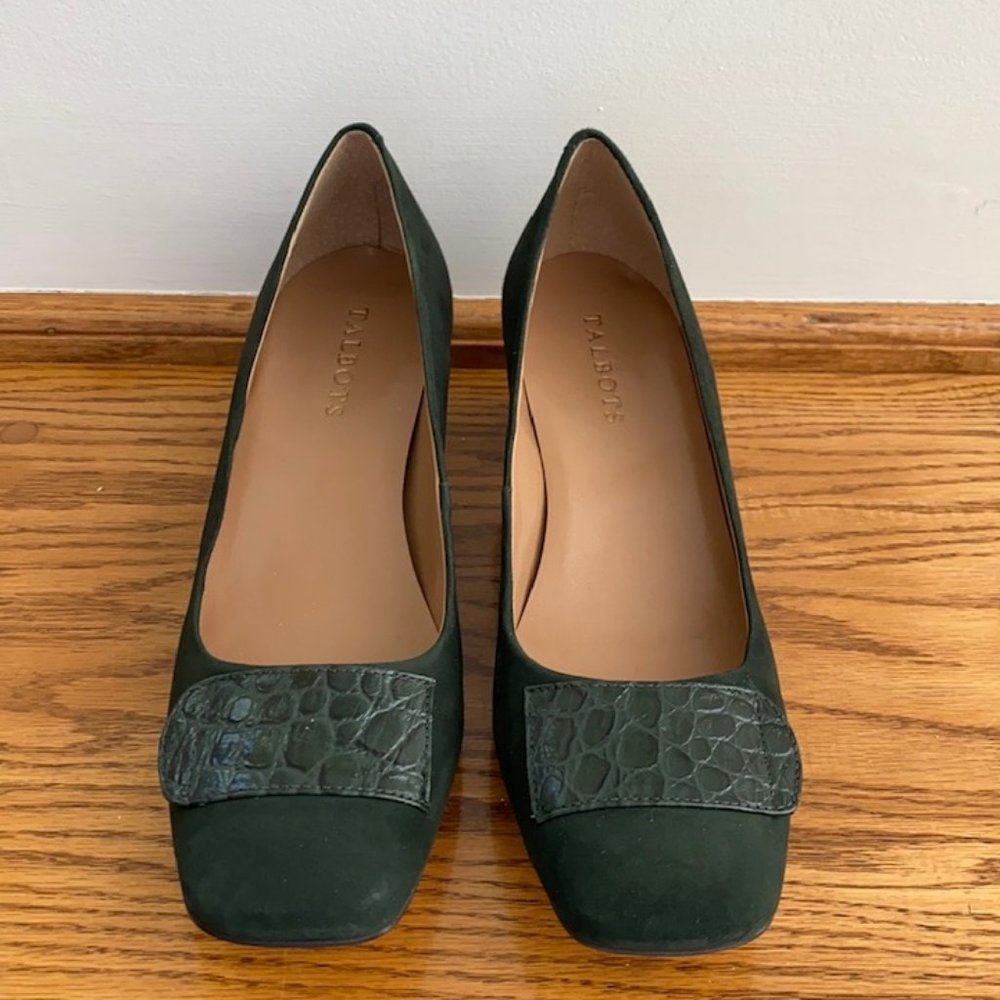 NWOB Talbots Bryn Suede/Croc Embossed Heel Sz 8.5